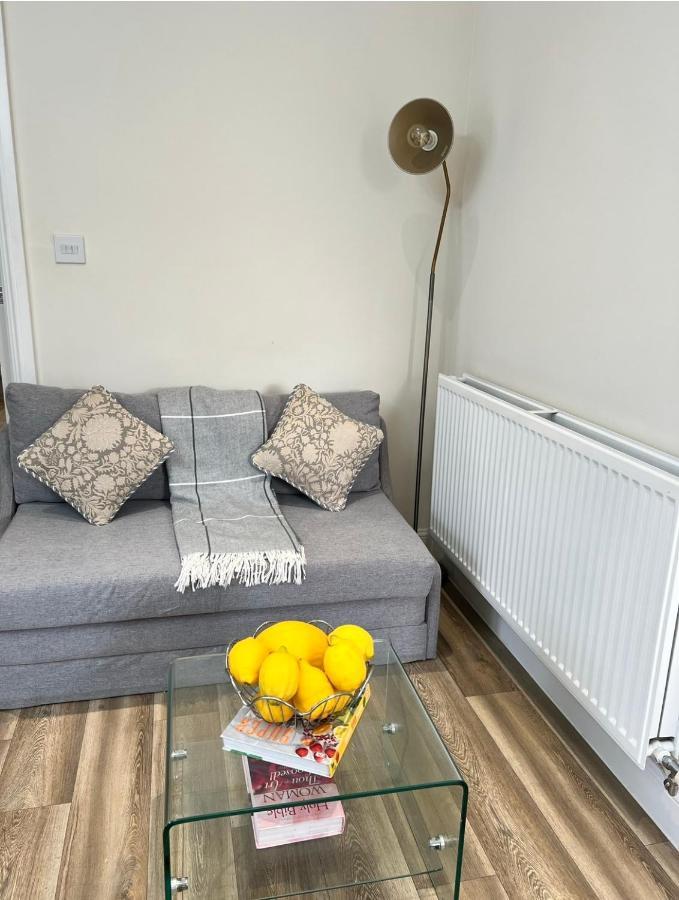 Cosy Double Room With Private Bathroom Homestay Caldecote 外观 照片